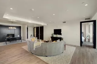 Photo #5: 5781590 Listing