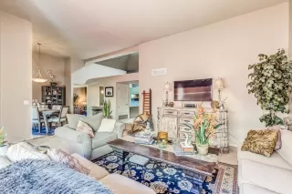 Photo #4: 5784740 Listing