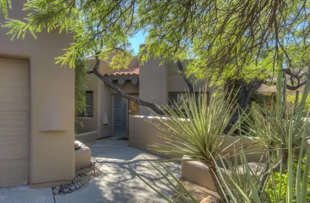 MLS: 5832376 Condo For Sale