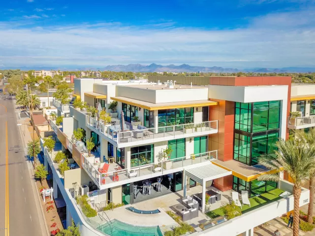 MLS: 5860703 Condo For Sale