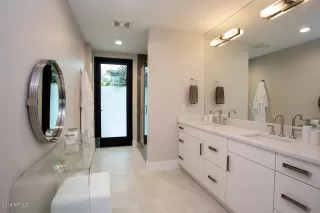 Photo #5: 5860703 Listing