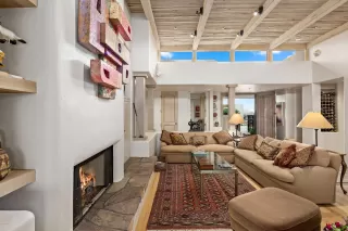 Photo #6: 5889901 Listing