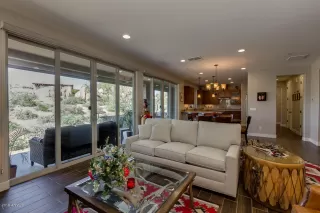 Photo #5: 5893258 Listing