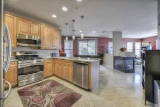 Photo #2: 5903644 Listing