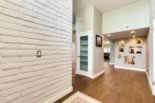 Photo #4: 5910909 Listing