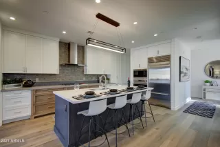 Photo #2: 5924247 Listing 