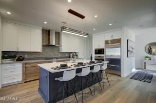 Photo #2: 5924290 Listing 