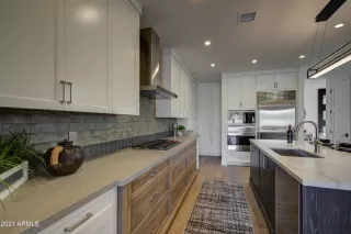 Photo #3: 5924291 Listing