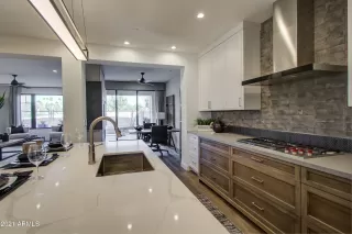 Photo #6: 5924291 Listing