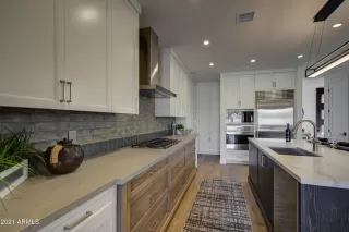 Photo #3: 5924296 Listing