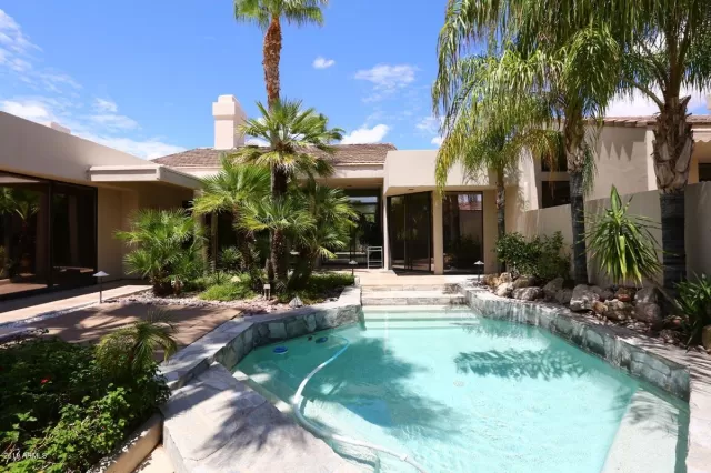 MLS: 5926584 Condo For Sale