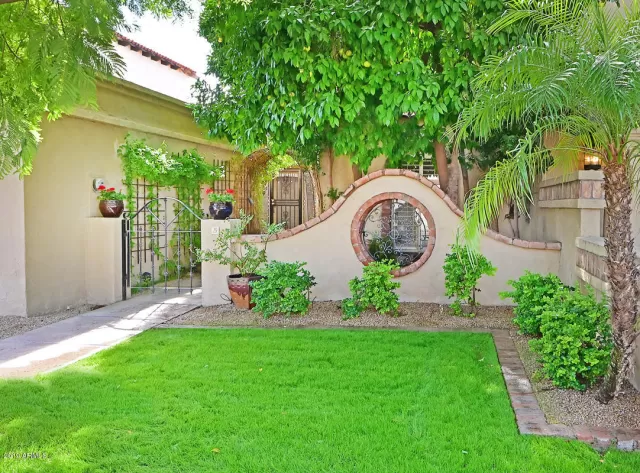 MLS: 5928322 Condo For Sale