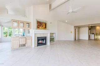 Photo #4: 5939258 Listing