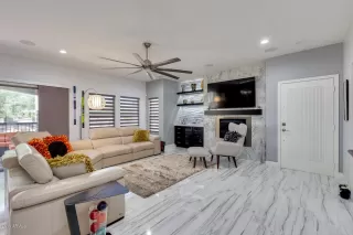 Photo #4: 5940379 Listing