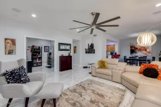 Photo #5: 5940379 Listing