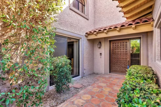 MLS: 5941234 Condo For Sale