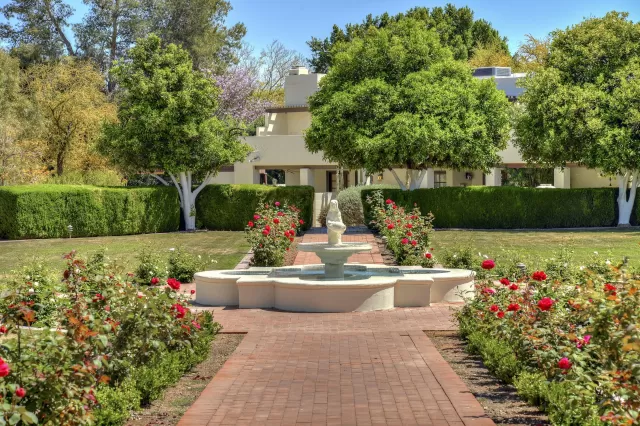 MLS: 5949706 Condo For Sale