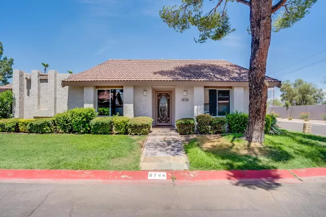 MLS: 5957987 Condo For Sale