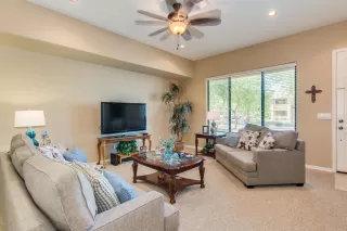 Photo #6: 5959657 Listing