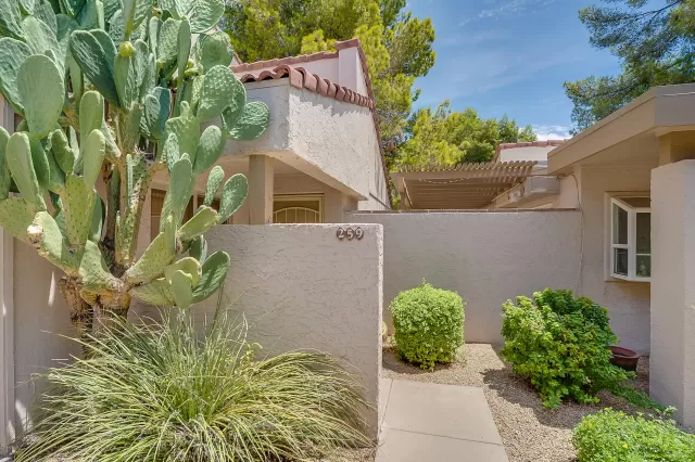 MLS: 5962949 Condo For Sale