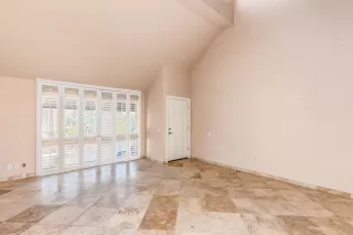 Photo #5: 5966263 Listing