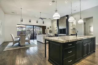 Photo #6: 5968981 Listing