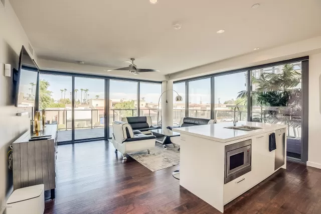 MLS: 5971312 Condo For Sale