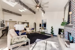 Photo #5: 5971847 Listing