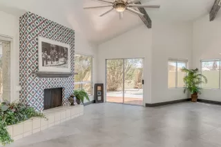 Photo #6: 5971847 Listing