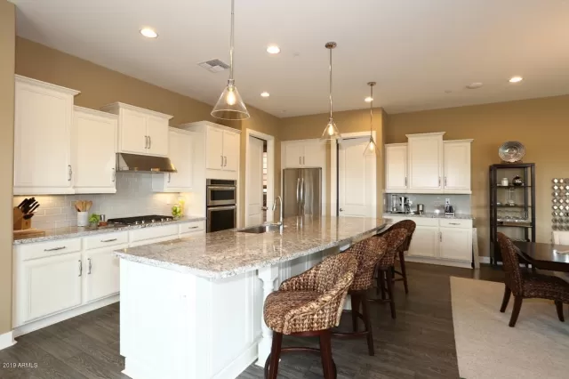 MLS: 5972875 Condo For Sale