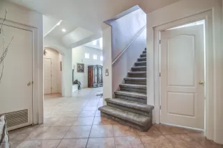 Photo #6: 5974949 Listing