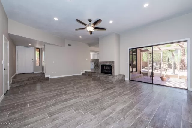 MLS: 5979242 Condo For Sale