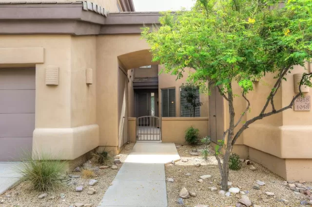 MLS: 5982684 Condo For Sale