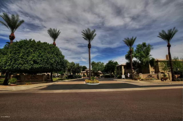 MLS: 5983739 Condo For Sale