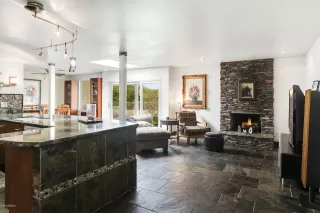 Photo #2: 5984533 Listing 