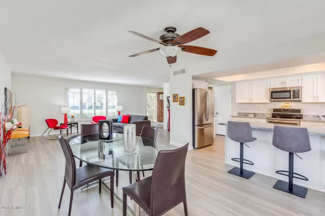 MLS: 5985553 Condo For Sale