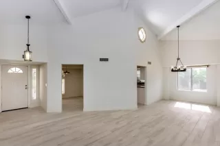 Photo #4: 5985686 Listing