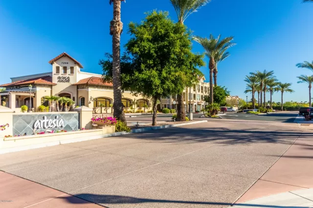 MLS: 5985805 Condo For Sale