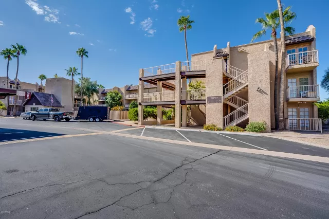 MLS: 5987586 Condo For Sale
