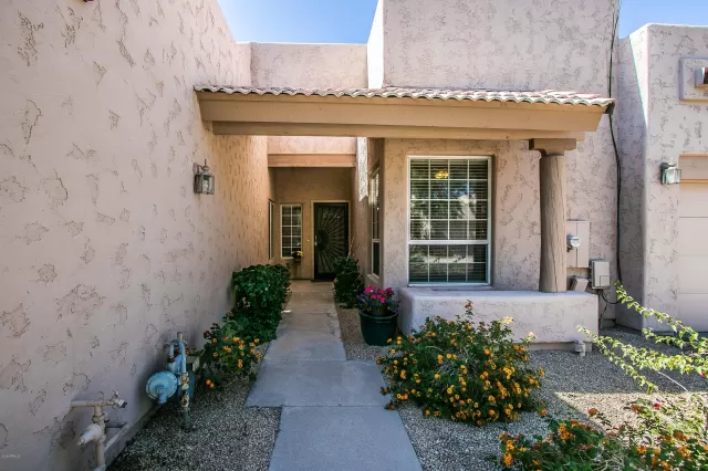 MLS: 5987832 Condo For Sale