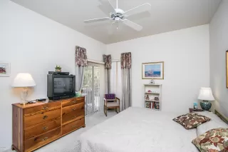 Photo #6: 5987832 Listing