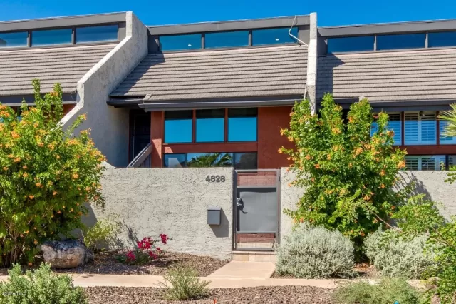 MLS: 5987929 Condo For Sale