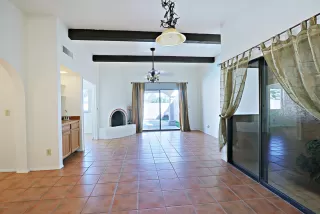 Photo #5: 5987932 Listing