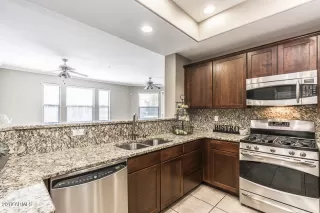 Photo #2: 5988035 Listing