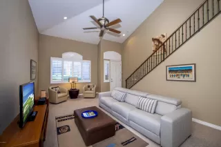 Photo #6: 5989808 Listing