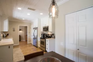 Photo #5: 5989971 Listing 