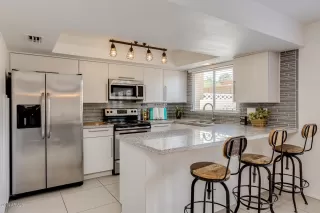 Photo #2: 5990882 Listing