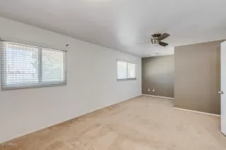 Photo #6: 5990882 Listing