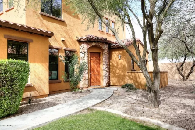 MLS: 5991568 Condo For Sale