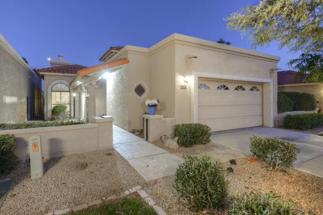 MLS: 5992692 Condo For Sale